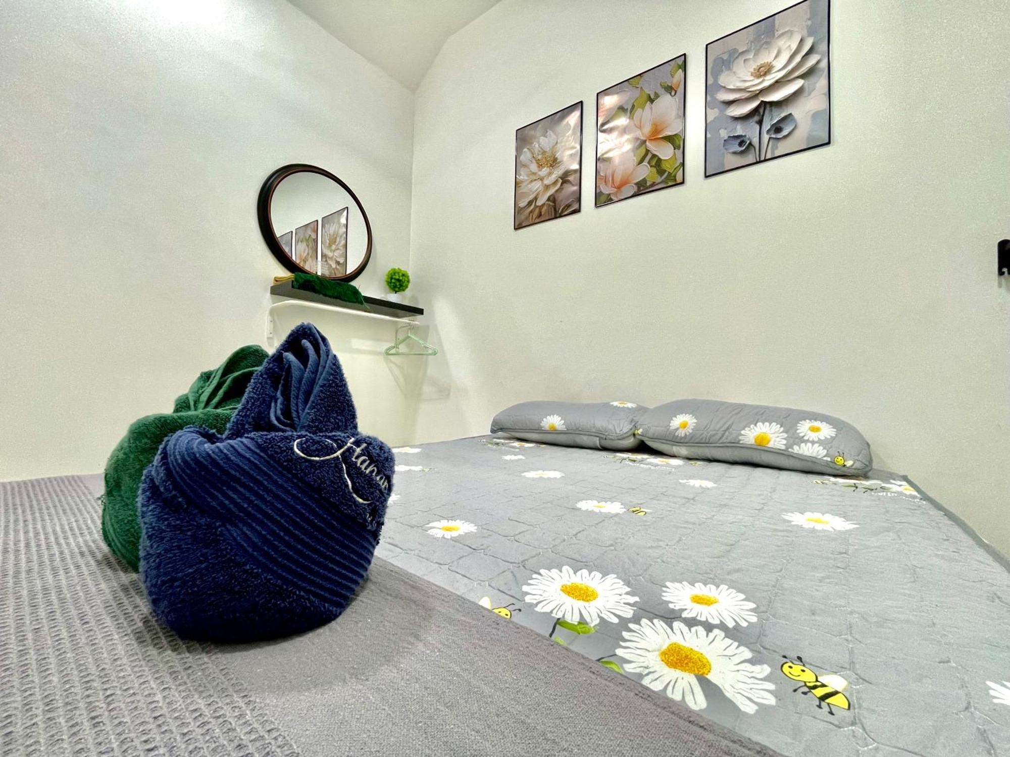 Hanan Homestay Klebang Ipoh With A View Of Mount Korbu, For Musl!M Only!! Ngoại thất bức ảnh